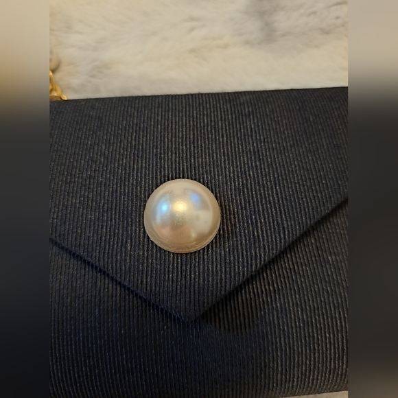 Black Envelope Style Bag With Pearls - Picture 3 of 9
